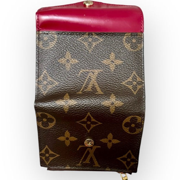 LOUIS VUITTON Portefeuille Zoe Trifold Wallet, Monogram, Fuchsia - Picture 13 of 16